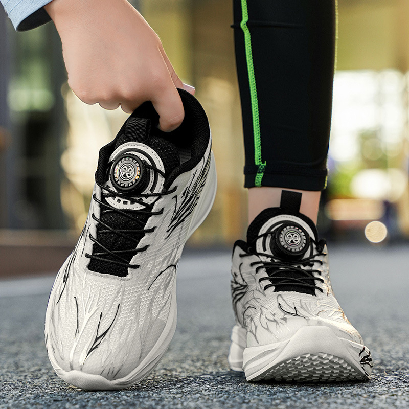 Dječje tenisice za trčanje s mrežastim gornjim dijelom, zatvaranje rotacijskom kopčom, EVA đon, uzrast 7–16, jednobojni uzorak