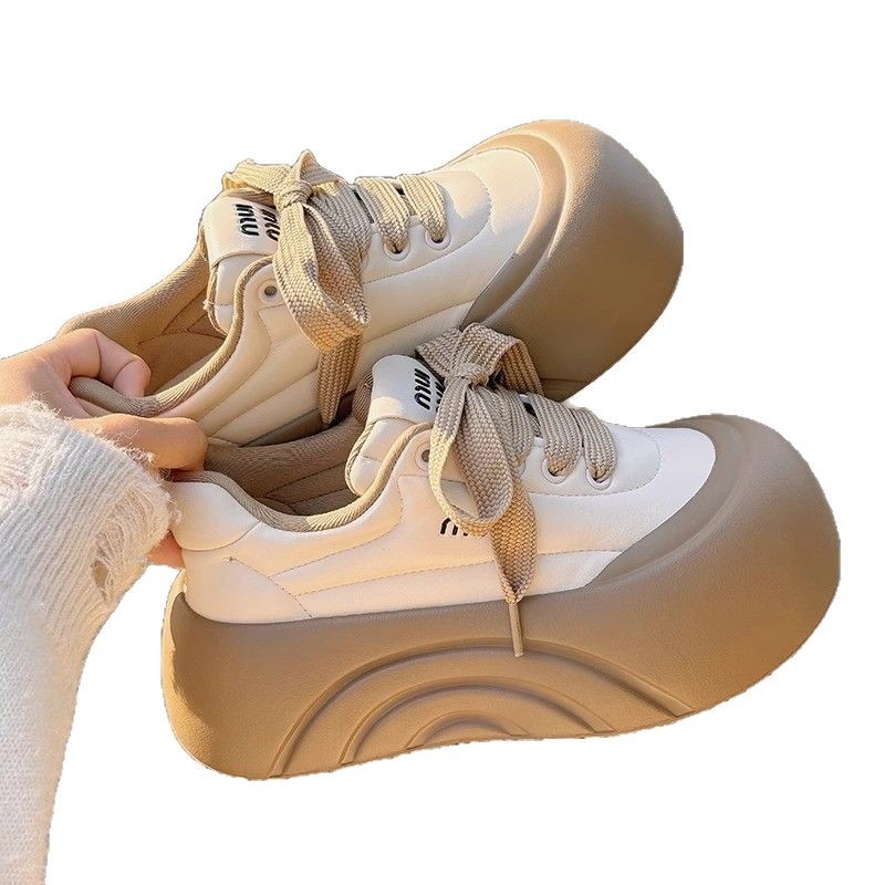 Dámske tenisky s hrubou podrážkou na zvýšenie výšky – PU vršok, gumová podrážka, šnúrky, zaoblená špička, EVA vnútorná stielka
