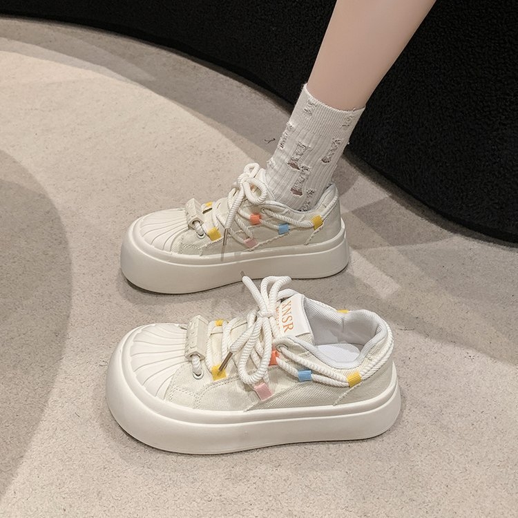 Dámske tenisky s hrubou podrážkou, priedušný svršok z syntetickej kože, gumová podrážka, okrúhla špička, šnúrky