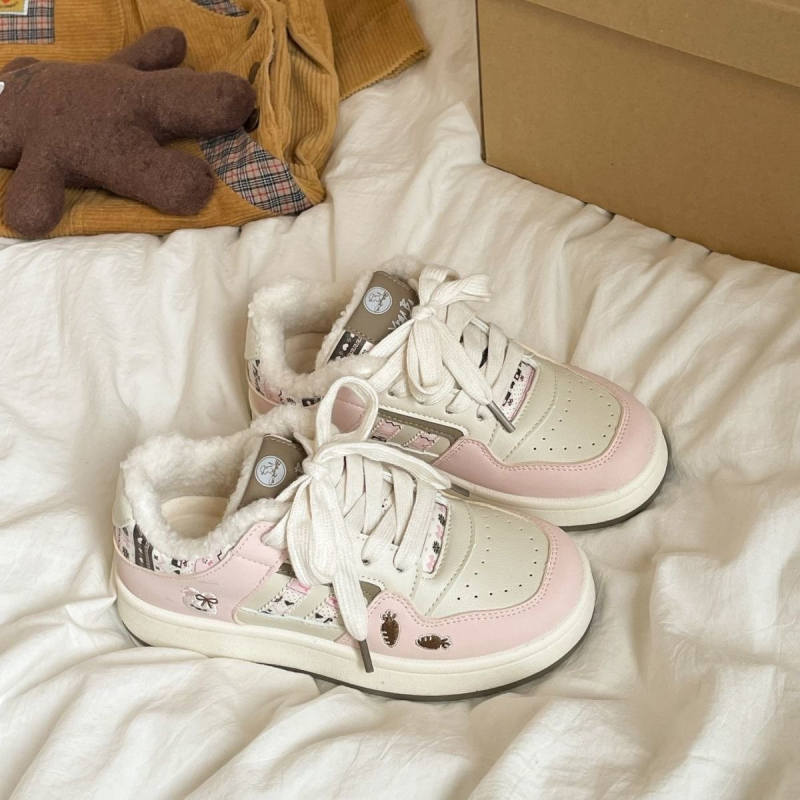 Ženské tenisky s originálnym Hongkong štýlom, jeseň 2025 – Vrchnok: pigskin + PU; Podšívka: pigskin; Medzipodrážka: PU; Podešev: guma; Nízky profil