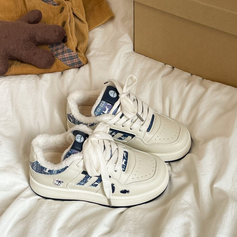 Ženské tenisky s originálnym Hongkong štýlom, jeseň 2025 – Vrchnok: pigskin + PU; Podšívka: pigskin; Medzipodrážka: PU; Podešev: guma; Nízky profil