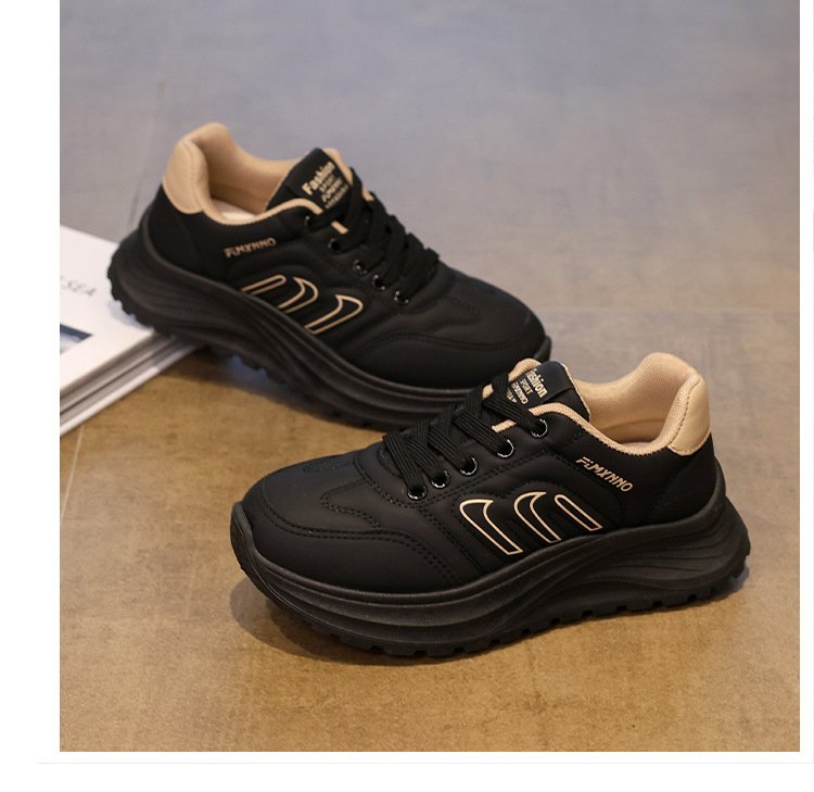 Ženske tenisice s povećanim visinom – PU gornji dio, okrugla nosnica, vezanje šnurkama, nizak rub, gumeni đon