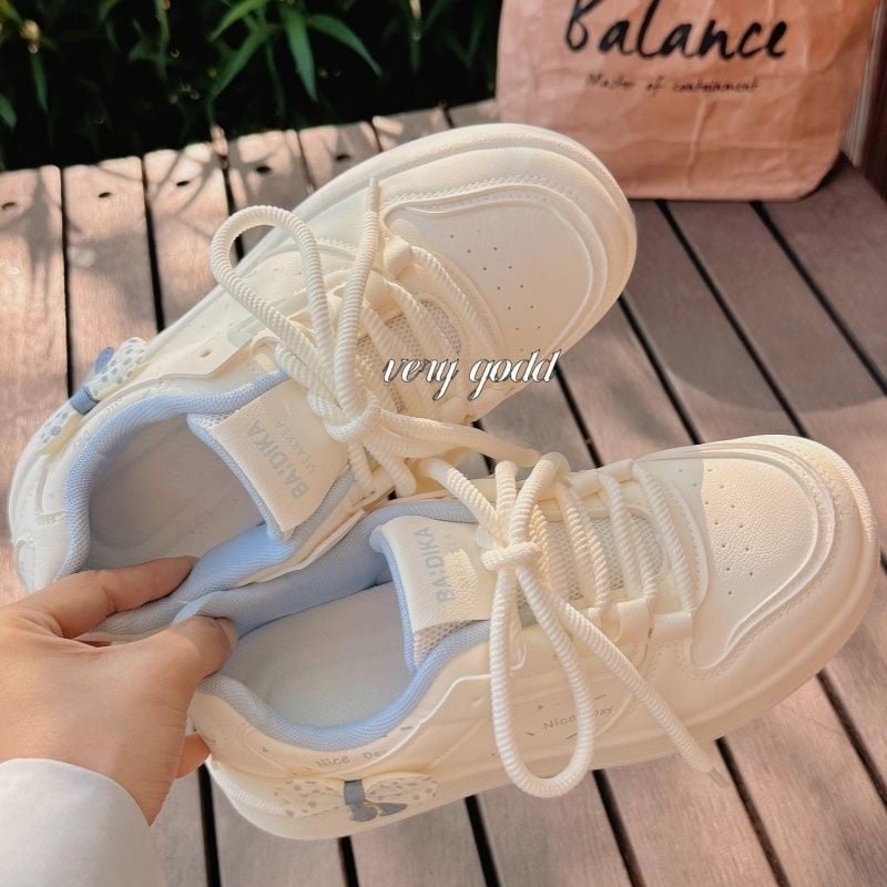 Дамски спортно-ежедневни обувки в корейски стил с дебела подметка, PU върх, кръгла пръст, връзки, междинна височина ток 3–5 cm