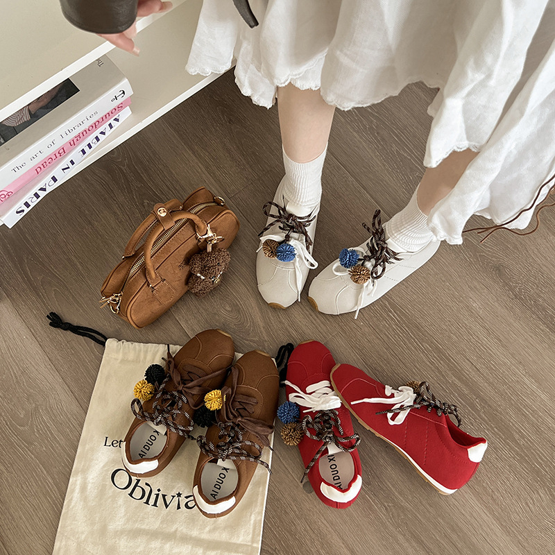 Dexun topánky s odnímateľnou kvetinovou ozdobou, vrchný materiál mikrovlákno, ľahké, zapínanie šnúrkami, gumová podrážka