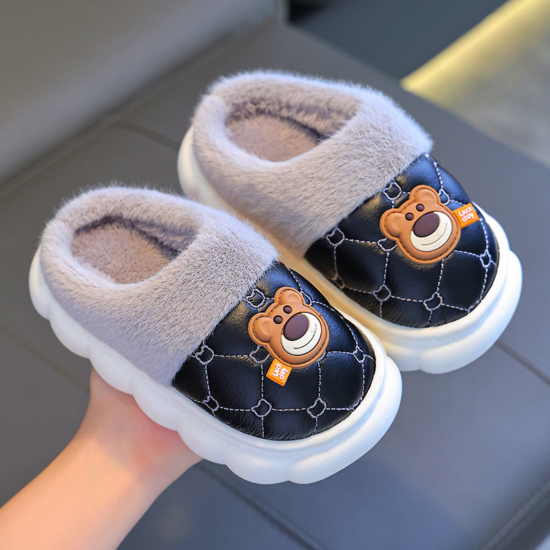 Detské bavlnené papuče s karikatúrnym vzorom (Unisex, vrchný materiál umelá koža, podrážka PVC, pre vek 4–16 rokov)