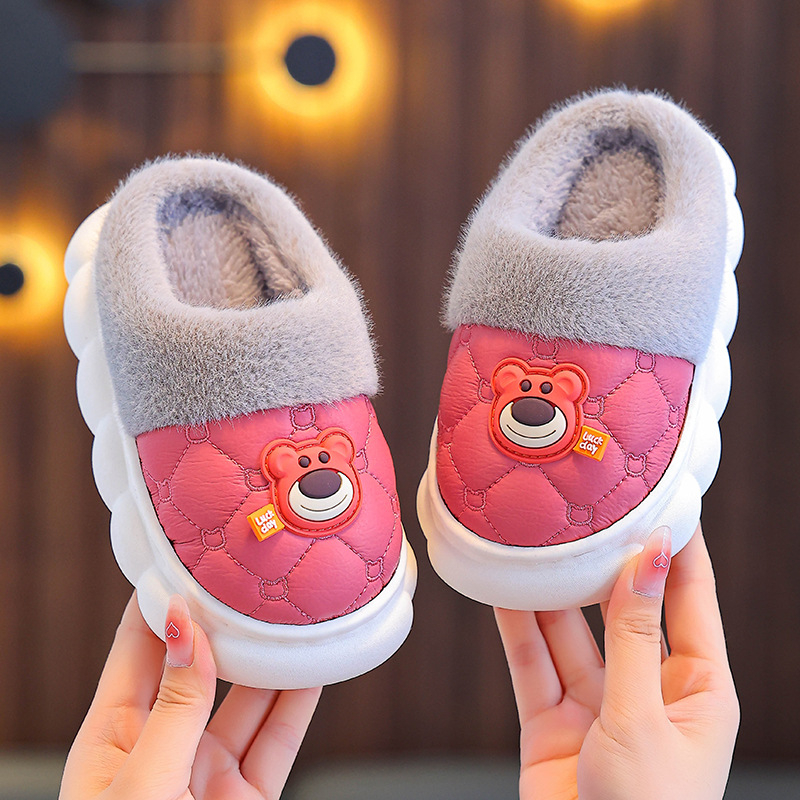 Detské bavlnené papuče s karikatúrnym vzorom (Unisex, vrchný materiál umelá koža, podrážka PVC, pre vek 4–16 rokov)