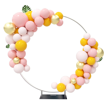 Okrúhla balónová arka s kovovým rámom pre svadby – vonkajšie pozadie pre fotografiu