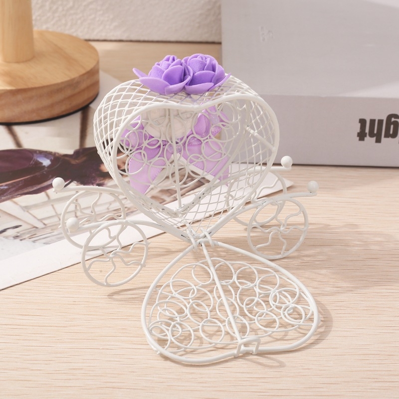 Srcolika metalna kutija za bombone, ručna izrada, dekoracija svadbene lokacije