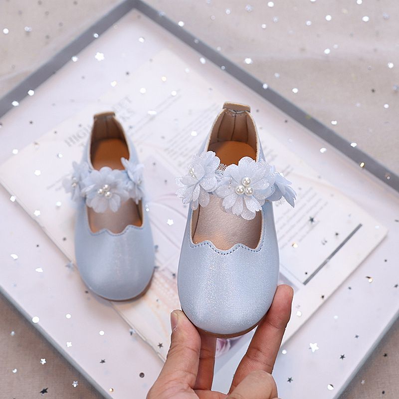 Lányos hercegnő cipő virágos gyöngy díszítéssel, domborított PU felsőrész, Velcro zárás, puha gumi talp, alacsony profilú