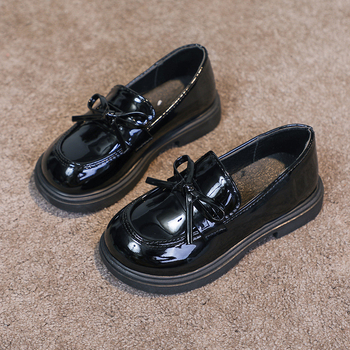 PU bőrből készült gyerekcipő bojtos díszítéssel, koreai stílus, alacsony szárú, gumitalp