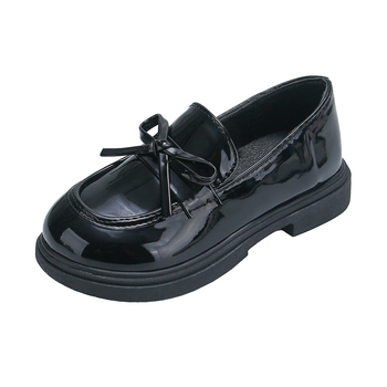 PU bőrből készült gyerekcipő bojtos díszítéssel, koreai stílus, alacsony szárú, gumitalp