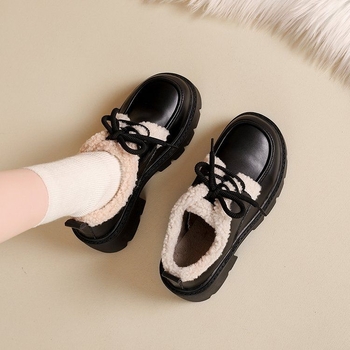 Női bélelt loafer, PU felső rész és talp, slip-on, középmagas sarok, retro brit stílus