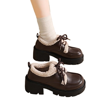 Női bélelt loafer, PU felső rész és talp, slip-on, középmagas sarok, retro brit stílus