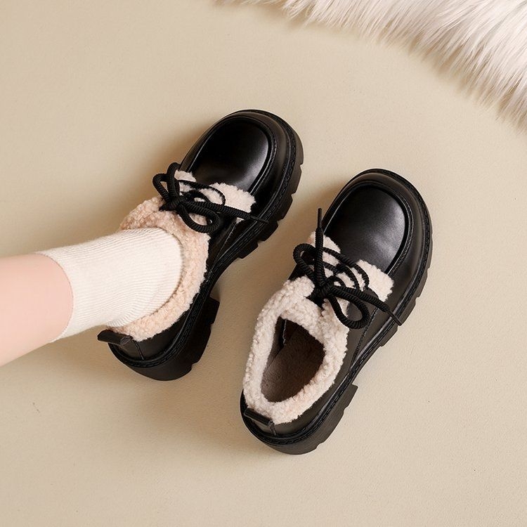 Női bélelt loafer, PU felső rész és talp, slip-on, középmagas sarok, retro brit stílus