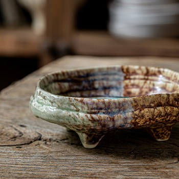 Nepravidelné porcelánové taniere na dezert s vysokým podstavcom, japonský štýl, pripravené na darček, možnosť potlače loga