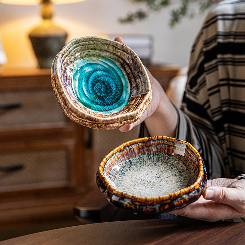 Nepravidelné porcelánové taniere na dezert s vysokým podstavcom, japonský štýl, pripravené na darček, možnosť potlače loga