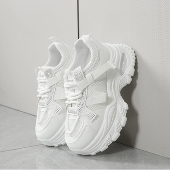 Moterų kasdieniai sportbačiai su stora padu, aukščio padidinimas, kvėpuojanti viršutinė dalis, raišteliai, anti-slip padas AK602