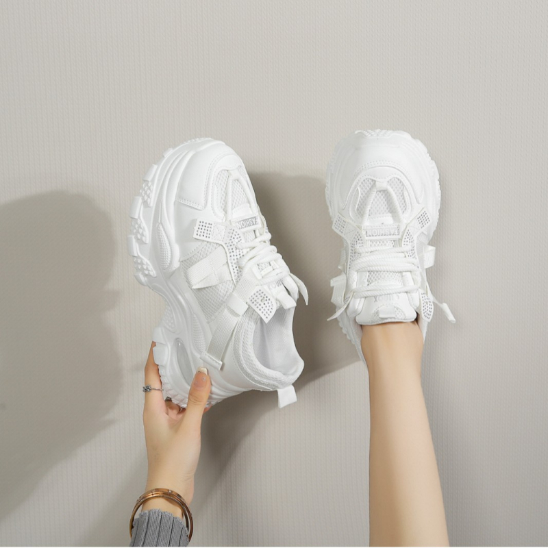 Moterų kasdieniai sportbačiai su stora padu, aukščio padidinimas, kvėpuojanti viršutinė dalis, raišteliai, anti-slip padas AK602