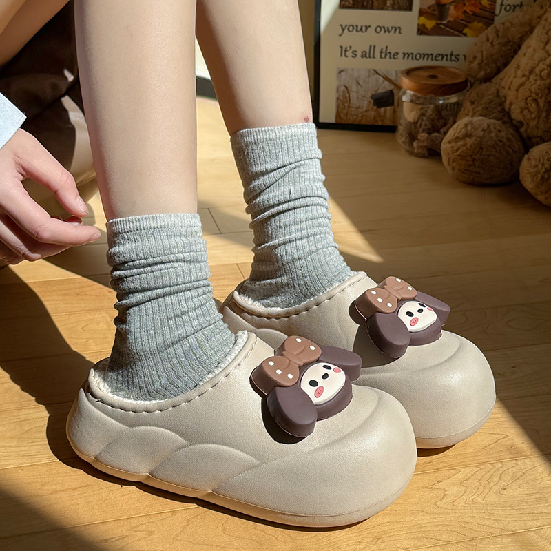 Uždarytų pirštų šlepetės su kailine viduje, vandeniui atspari stora padas, atspari slydimui, vidaus ir lauko naudojimui