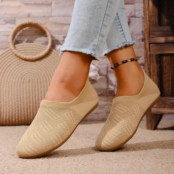 Női textil slip-on cipő gumírozott talppal, alacsony sarok, kerek orr, belső talp ultra-finom rostból