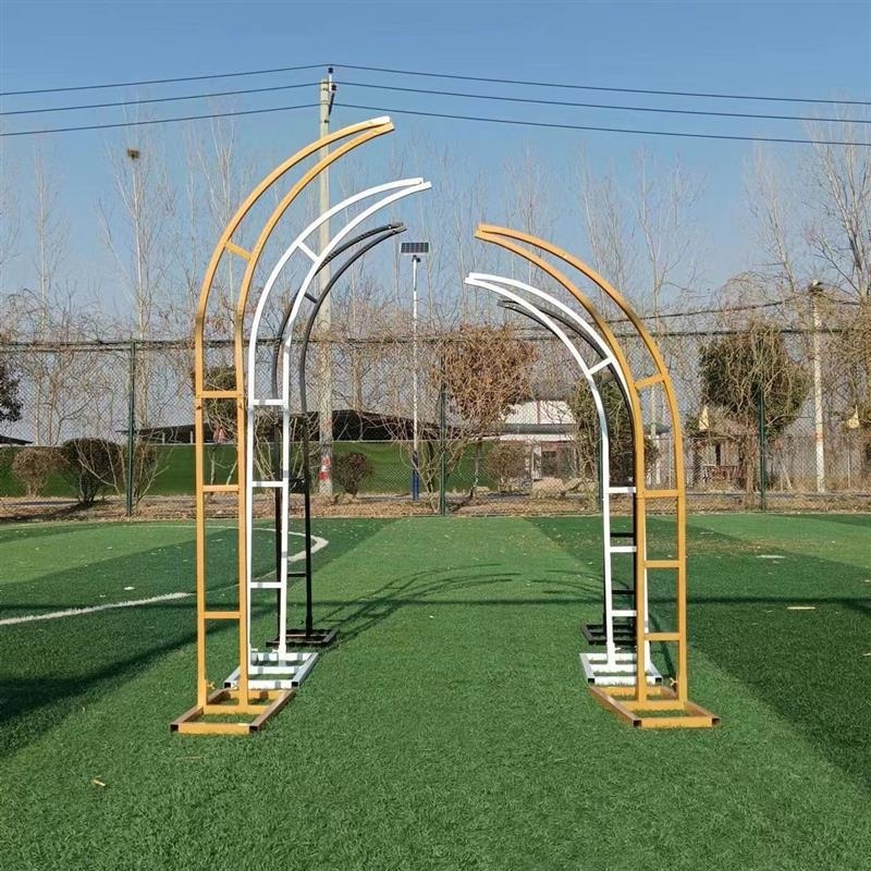 Svadobný oblúk na kvety z železa, tvar krávieho rohu, vonkajšia záhrada (Príležitosť: Svadba; Darček: Osobný dar; Kategória: Darčeková krabička; Narodeniny; Vianoce)