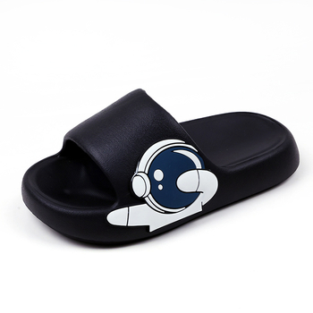 Vaikų šlepetės – EVA viršus ir EVA padas, karikatūros raštas, kvėpuojančios ir neslidžios, vaikams nuo 4 iki 16 metų.