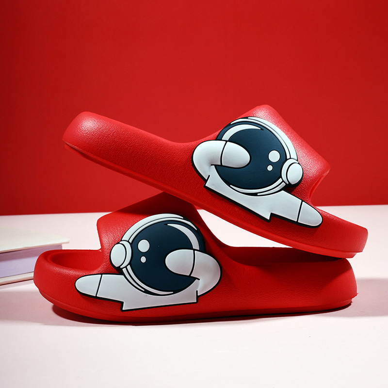 Vaikų šlepetės – EVA viršus ir EVA padas, karikatūros raštas, kvėpuojančios ir neslidžios, vaikams nuo 4 iki 16 metų.