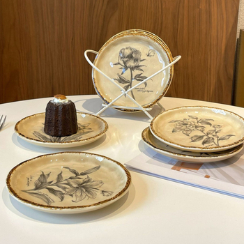 Keramický dezertný tanier v retro štýle, kruhový tvar, podglazúrne farbenie