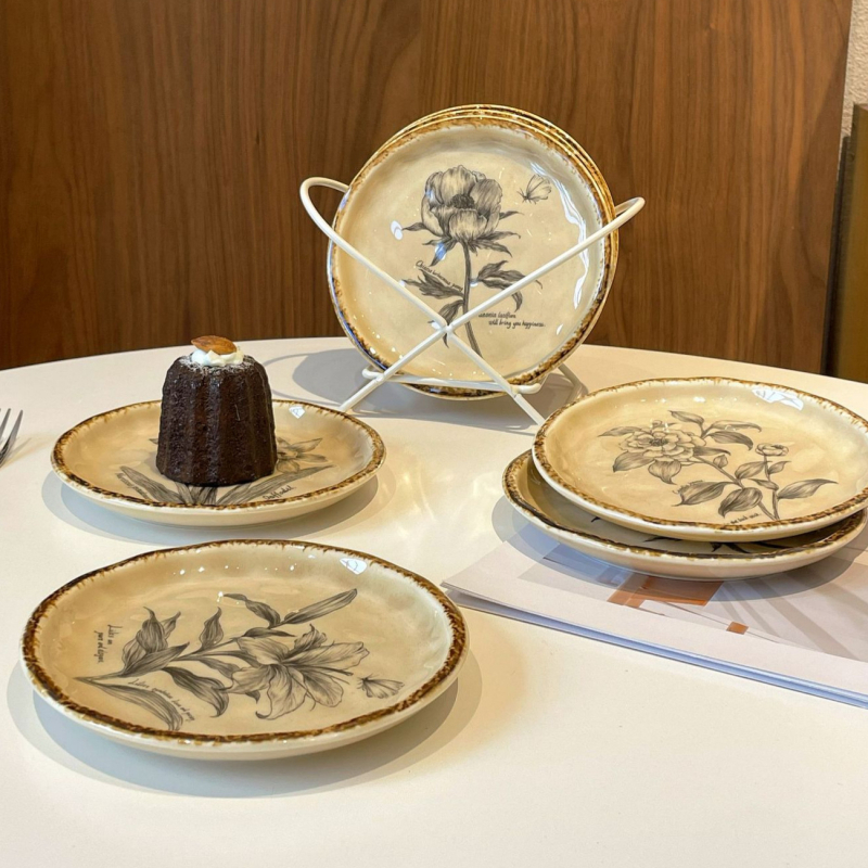 Keramický dezertný tanier v retro štýle, kruhový tvar, podglazúrne farbenie