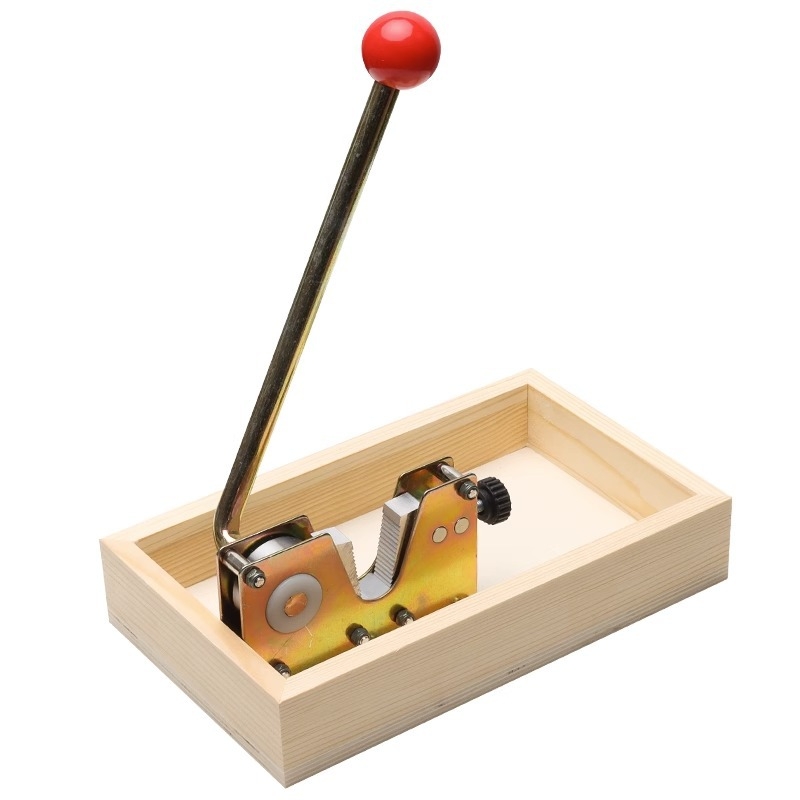 Klip na otváranie škrupín orechov a makadamie, hliník, značka Yidai Liufang, Yiwu, jar 2017