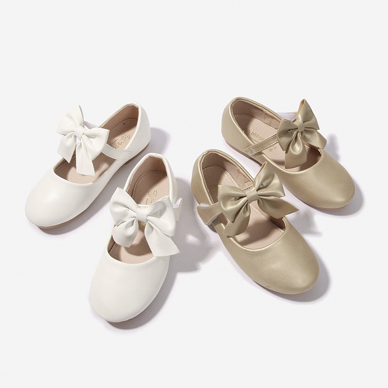 Topánky pre dievčatá z kože, vrchný materiál mikrovlákno, podrážka z teľacieho šľachu, stielka PU, zapínanie na suchý zips, nízky profil