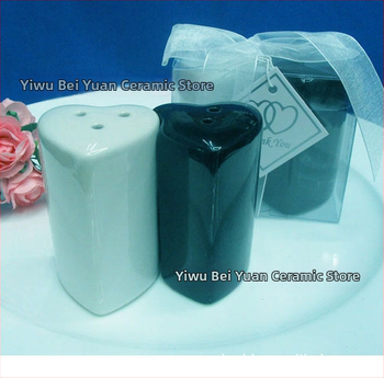 Srdcovitá keramická fľaštička na korenie so darčekovým balením, vhodná na svadby