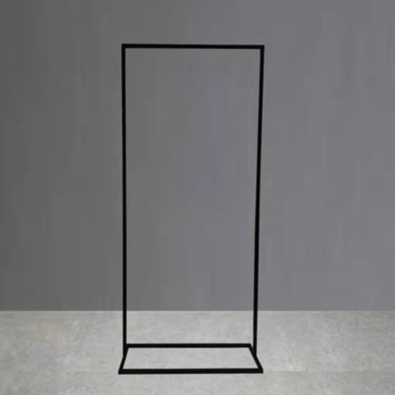 Výstavný stojan s kvadratickým oblúkom z kovaného železa na svadby — Shengda, galvanizovaná oceľová rúra, kartónové balenie, vlastné spracovanie