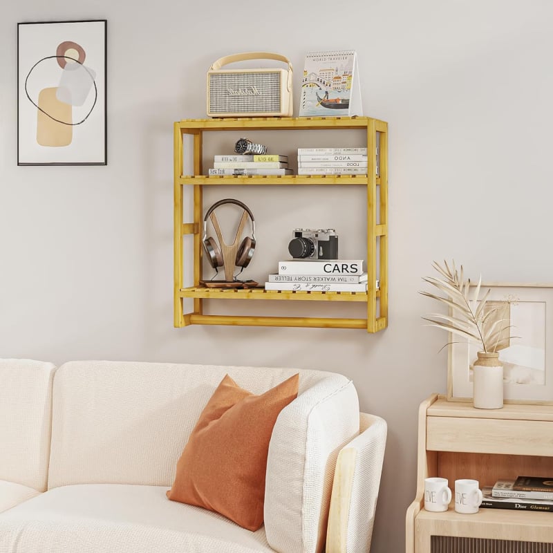 Drevený trojposchodový rohový nástenný regál na skladovanie do kuchyne a kúpeľne