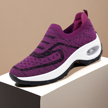 Női Fly-Knit cipő légpárnával, alacsony felső rész, kerek orr, gumírozott talp, klínos sarok 3–5 cm
