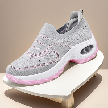 Női Fly-Knit cipő légpárnával, alacsony felső rész, kerek orr, gumírozott talp, klínos sarok 3–5 cm
