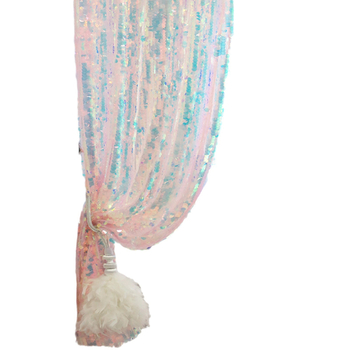 Vyšívané pozadie pre svadobnú výzdobu – polyester, polotienenie (40–70%), vhodné do obývačky, spálne a obchodných priestorov