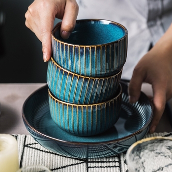 Porcelánový jedálenský servis — okrúhle misy a tanier, vhodný do mikrovlnky, glazúrovaný povrch v peci, svetlý luxus retro štýl