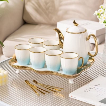 Keramický jedálenský set s kanvičkou, čajovou súpravou a šálkami na čaj, v štýle ľahký luxus