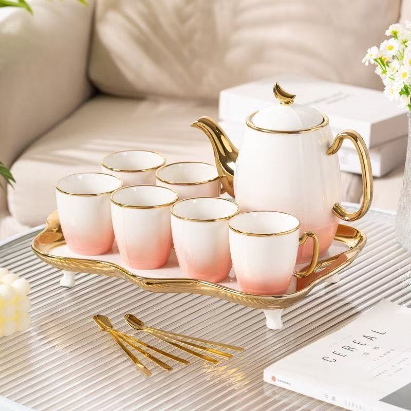 Keramický jedálenský set s kanvičkou, čajovou súpravou a šálkami na čaj, v štýle ľahký luxus