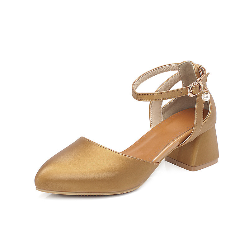 Moteriški sandalai su smailiu nosimiu, sagtimi dirželis, viršus iš dirbtinės PU, kvėpuojanti įdėklas, gumos padas, vidutinio aukščio kulnas 3-5 cm