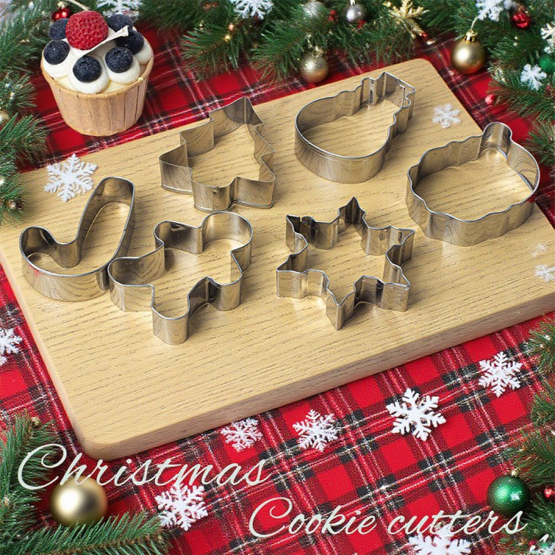 Sada 6 nerezových formičiek na koláčiky v tvare vianočného perníkového mužíka