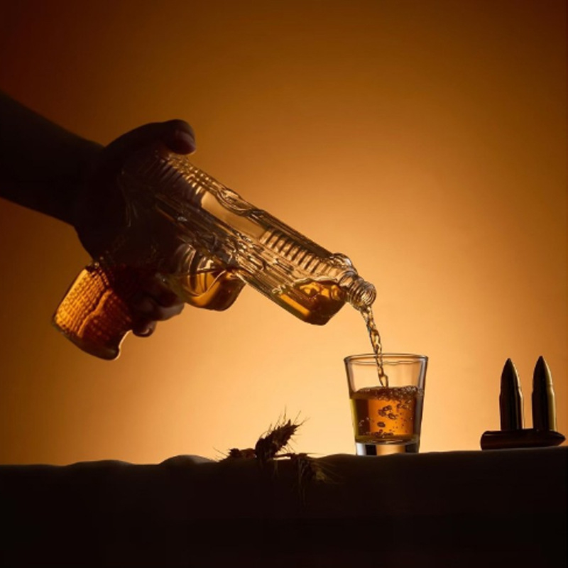 Dekantér na whiskey v tvare pištole — borosilikátové sklo, moderný minimalistický štýl, Zhonglong, súprava na pitie