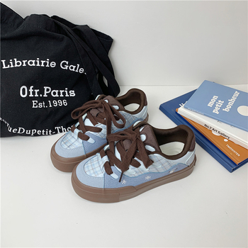 Moteriški kanvas bateliai - žemas profilis, raišteliai, viršus iš dirbtinės PU, guminė padas, kvėpuojantys.