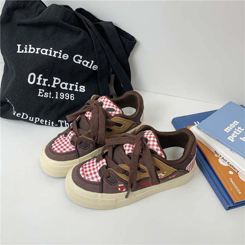 Moteriški kanvas bateliai - žemas profilis, raišteliai, viršus iš dirbtinės PU, guminė padas, kvėpuojantys.