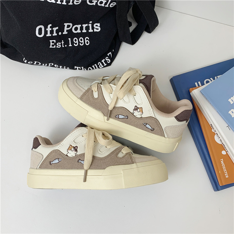 Moteriški kanvas bateliai - žemas profilis, raišteliai, viršus iš dirbtinės PU, guminė padas, kvėpuojantys.