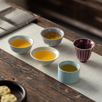 Sada šálok na čaj z porcelánu Dehua, nový čínsky štýl, jednobarebná glazúra, darčeková krabička
