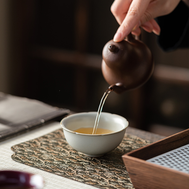 Set čajnih šalice od porculana Dehua, novi kineski stil, monohromna glazura, poklon kutija