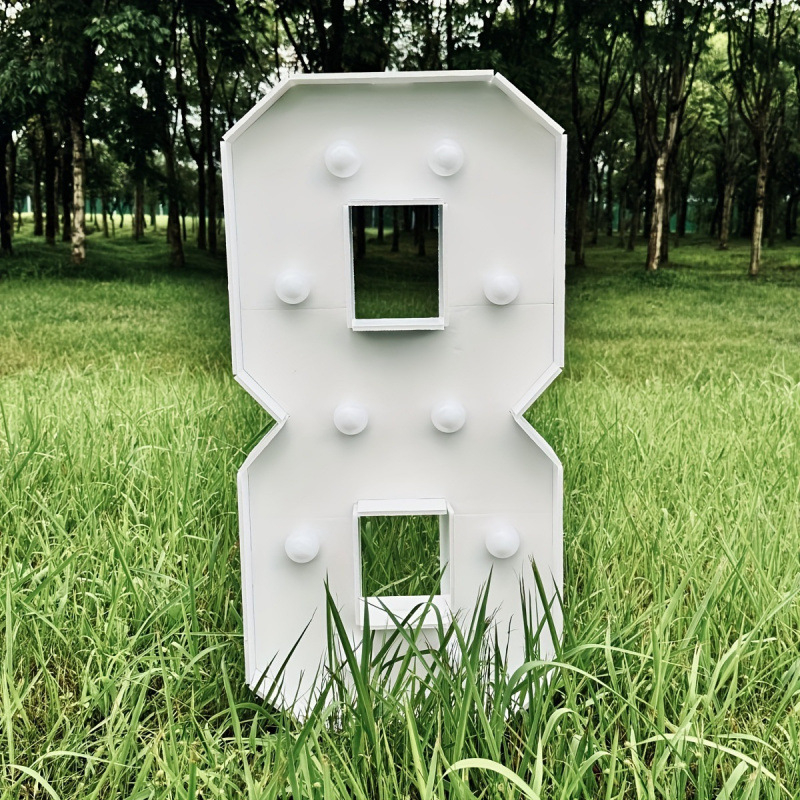 Svetelný rámček na balóniky so hodvábnymi kvetmi pre výzdobu podujatí