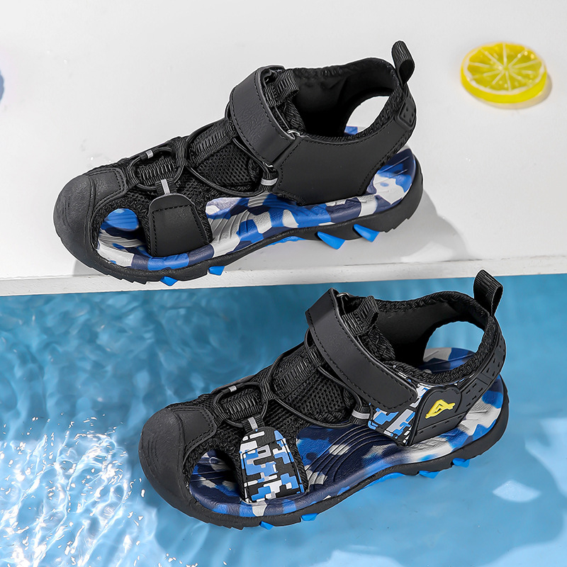 Detské športové sandále s Velcro zapínaním, vrchná časť z umelej kože– sieťovina, protišmyková podrážka z gumy MD, pre chlapcov 4–16 rokov